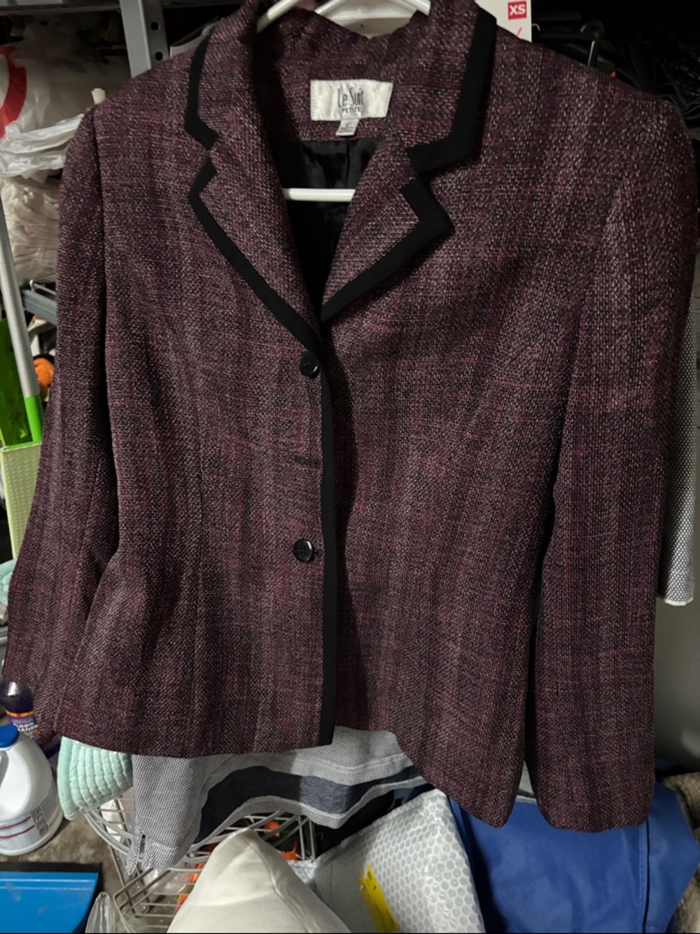 Le Suit Plum-Textured Blazer with Black Trim size 4P